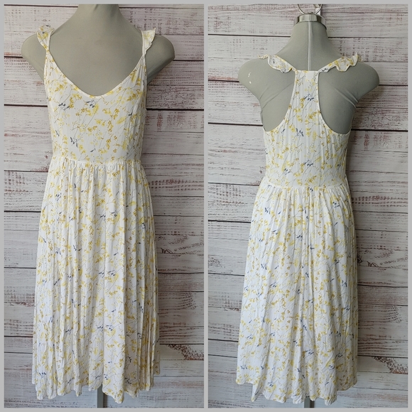 twik Dresses & Skirts - Twik floral ruffle dress size S